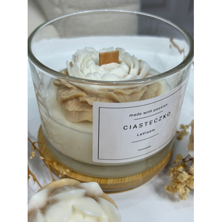 Świeca sojowa beżowa piwonia zapachowa z pokrywą 300g
